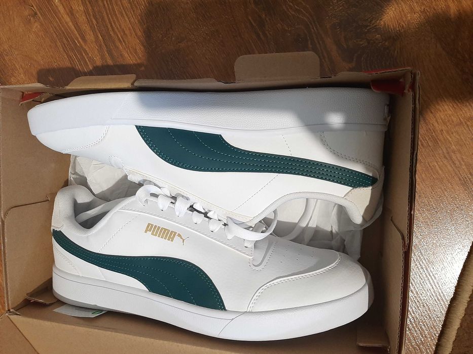 Adidasi bărbătești marca PUMA,marimea 45, albi cu sigla verde
