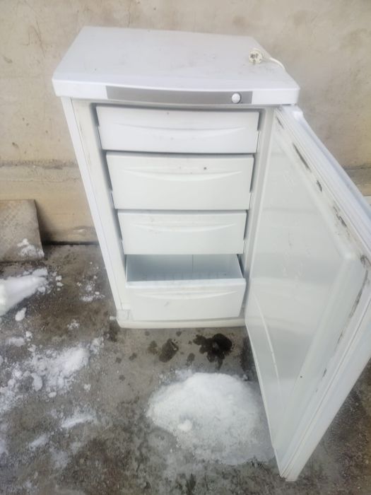 Морозильник продается