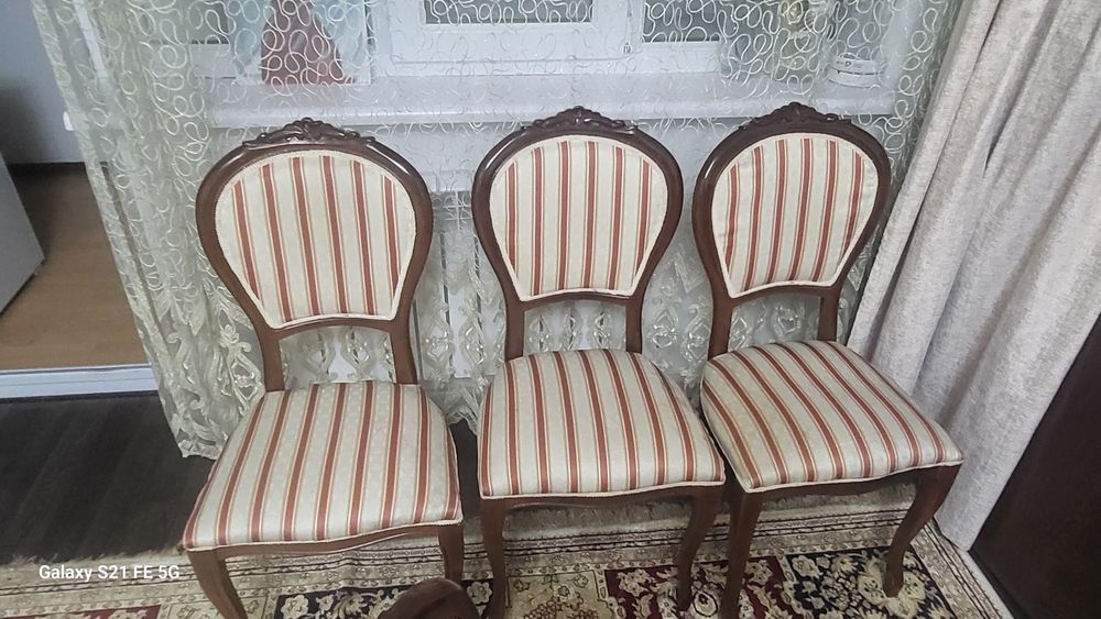 Стол и стулья 8 шт