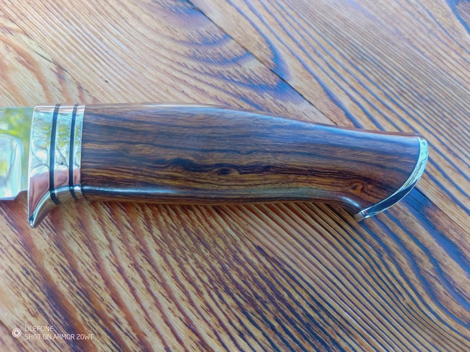 Продавам нож ръчна изработка