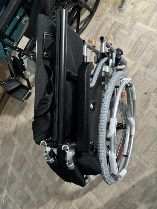 СРООЧНООО продоётся инвалидная коляска