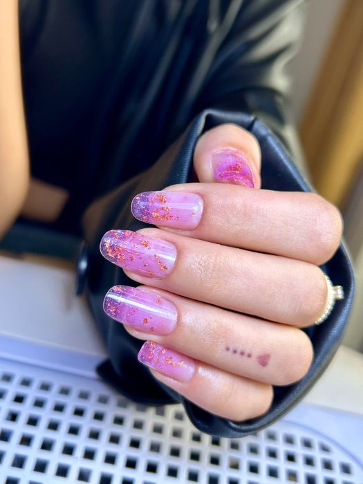 Caut fete pentru programari la manichiura - preturi accesibile