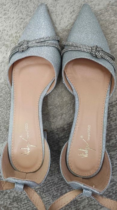 Sandale elegante argintii, Nr 39, branț  25 cm , toc 4,5 cm