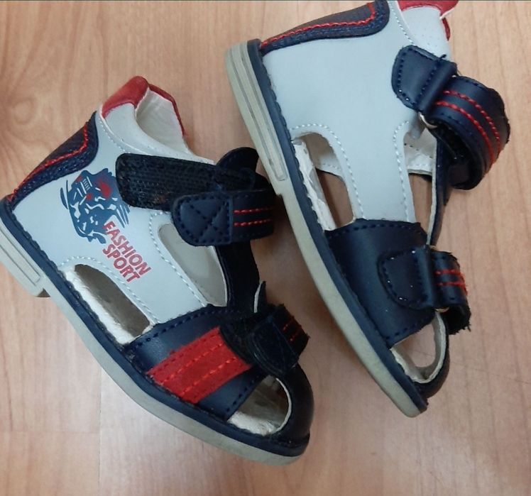 Sandale numarul 20