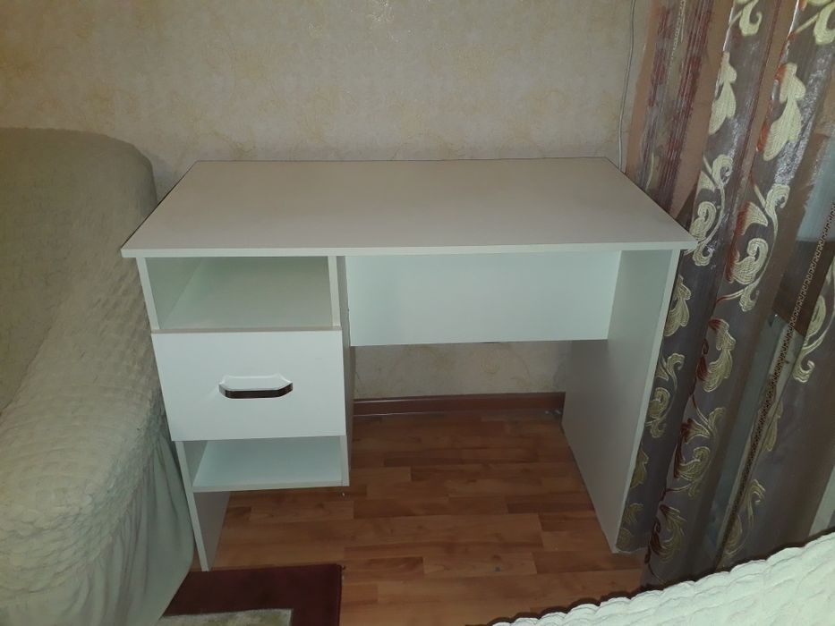 Продается Стол состояние нового