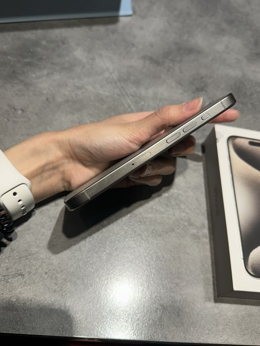 Продам Iphone 15 pro