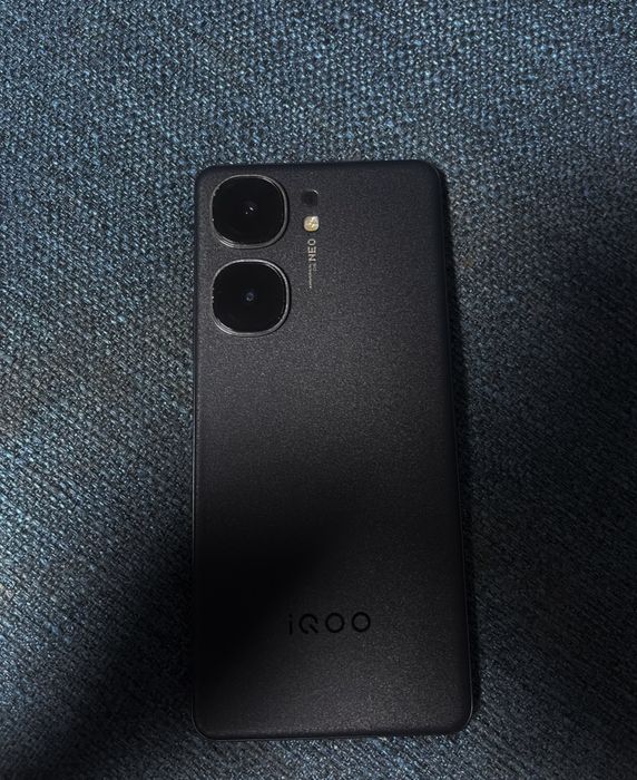 Телефон Iqoo neo 9