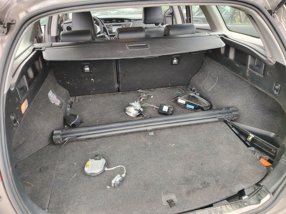 Тойота аурис на части 1.6i 132к