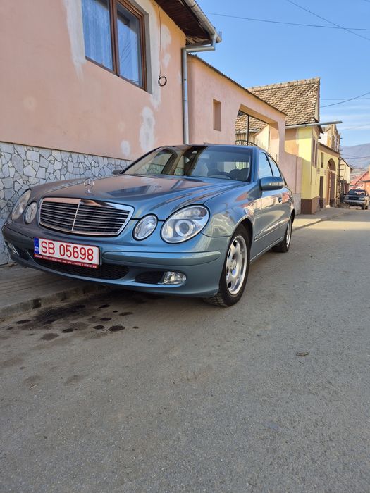 Mercedes E220 w211
