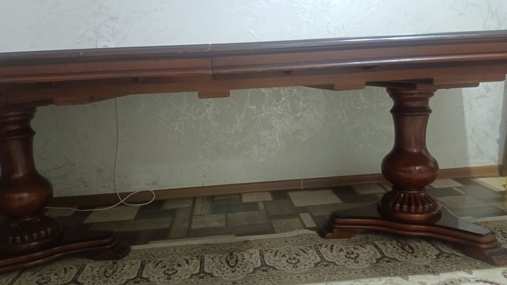 Стол сатылады Жана (новый)