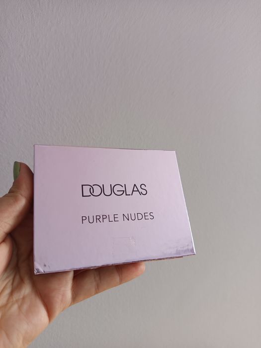 Paletă de farduri Douglas- Purple Nudes