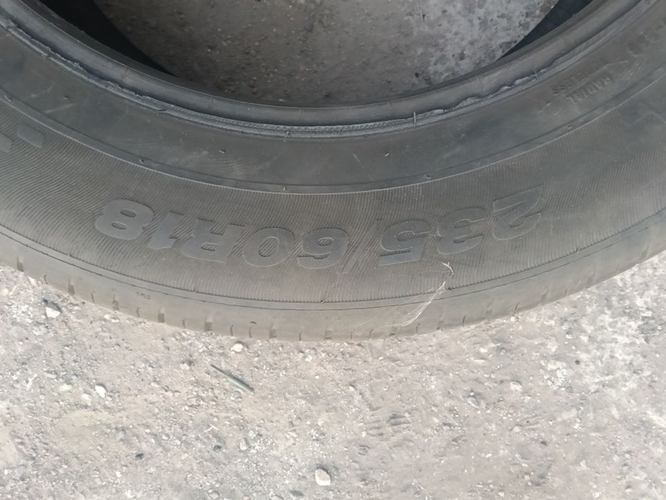 Шины 235/60/18 в отличном состоянии