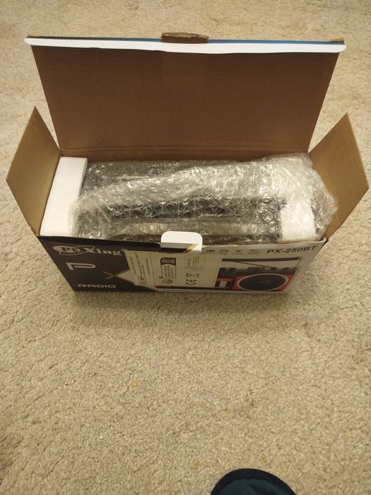 Produs NOU ! Radio casetofon. Impecabil ! Garanție 2 ani .