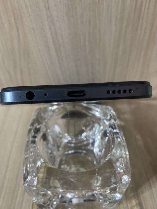 Продам телефон vivo v16