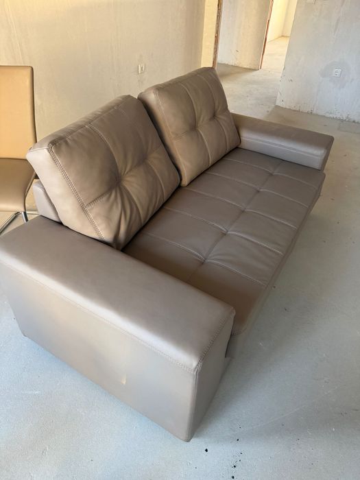 диван двойка и столове