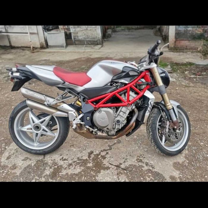 Мотор MV Agusta 910s Brutale