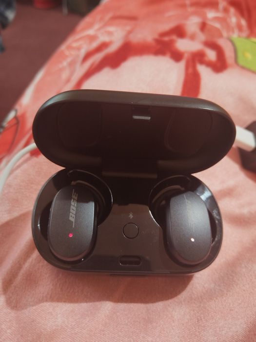 Vând căști bose noi