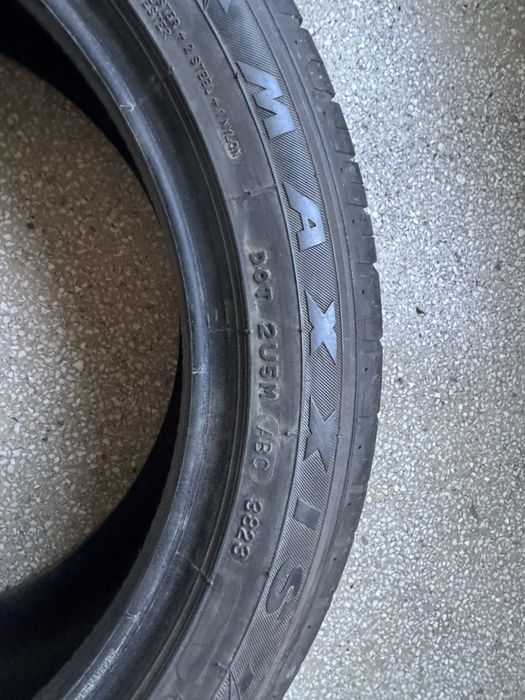 Два броя летни гуми 215/50/17