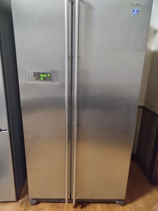 Продам холодильники и морозильник