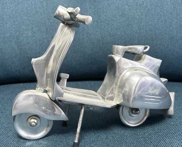 Macheta Scuter Vespa Otel Inoxidabil-Detalii F Bune-UK-26cm-Colectie-