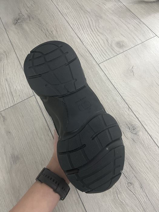 Dior b22 shoes.