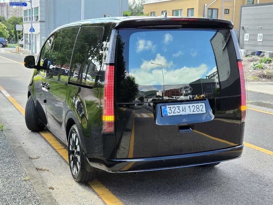 Hyundai Staria 1.6 Turbo Hybrid Lounge