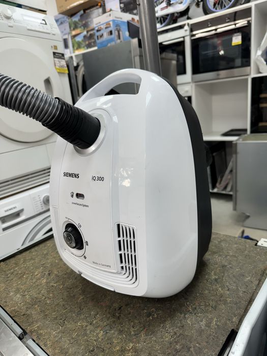 Прахосмукачка Siemens IQ300