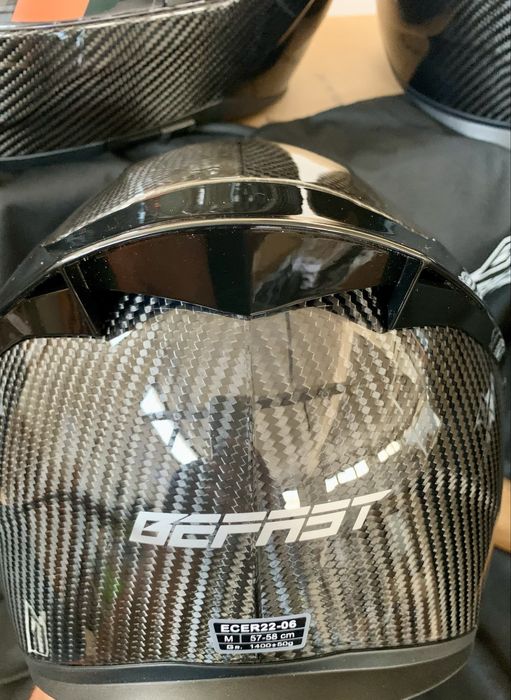 Casca Carbon Befast Noua.