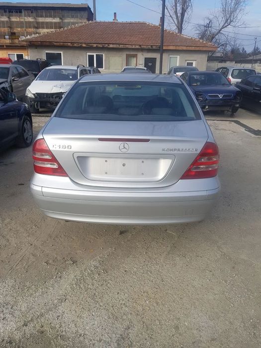 Capota fata/ Usa dreapta spate/Usa dreapta fata /Bara spate/ Capota spate Mercedes C-Class W203