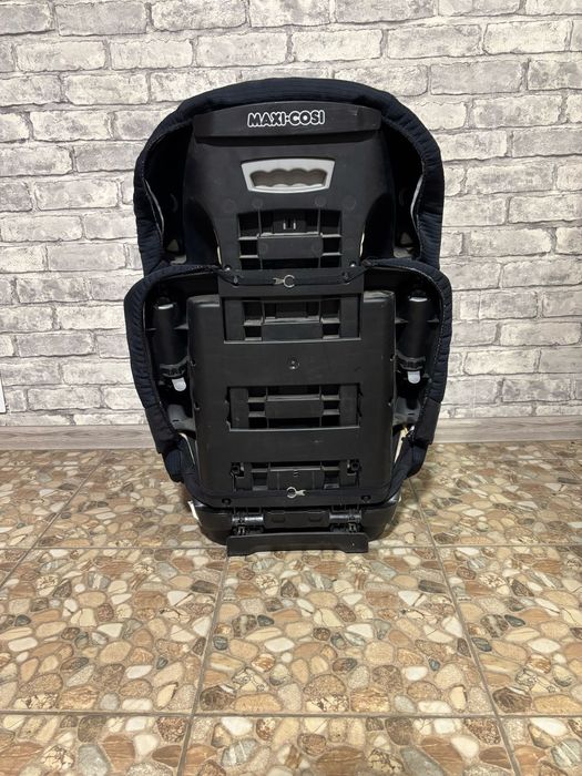 Детской кресло Maxi cosi