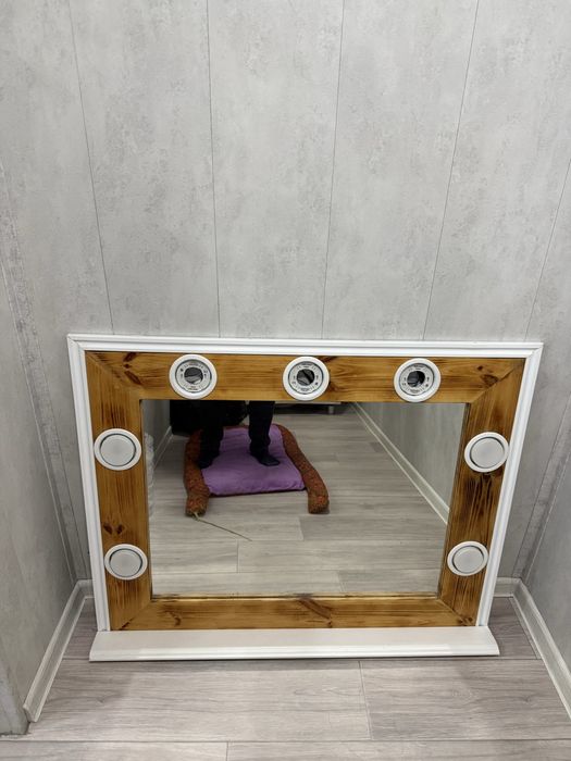 Зеркало для макияжа