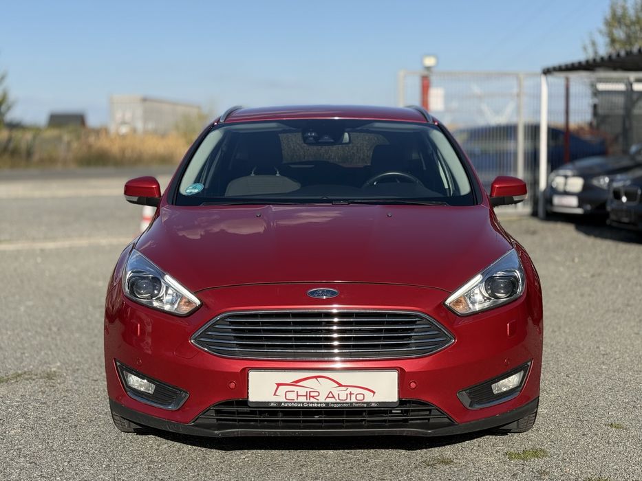 Ford Focus Titanium 11/2015, 1.5 TDCi 120cp Euro6, Lane Assist, Bi-Xenon, Scaune incalzite, Volan incalzit, Navigatie, Pilot automat