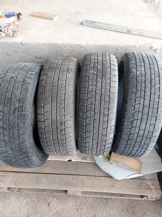 Шины зимние комплект