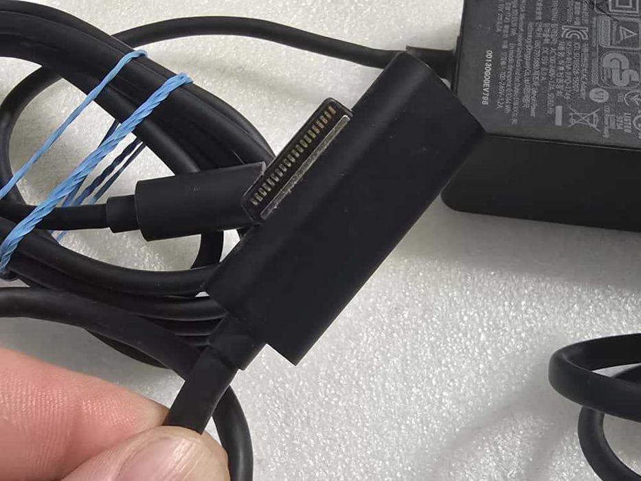 Docking Station Microsoft Surface 1661, 4K sursa de alimentare inclusa