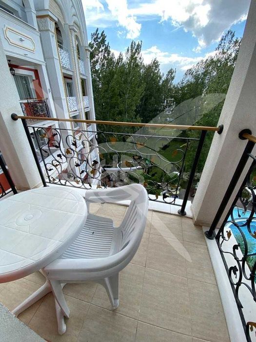 Продава се Тристаен апартамент в к.к. Слънчев бряг - 65 кв.м за 1999 €/кв.м - Снимка #2