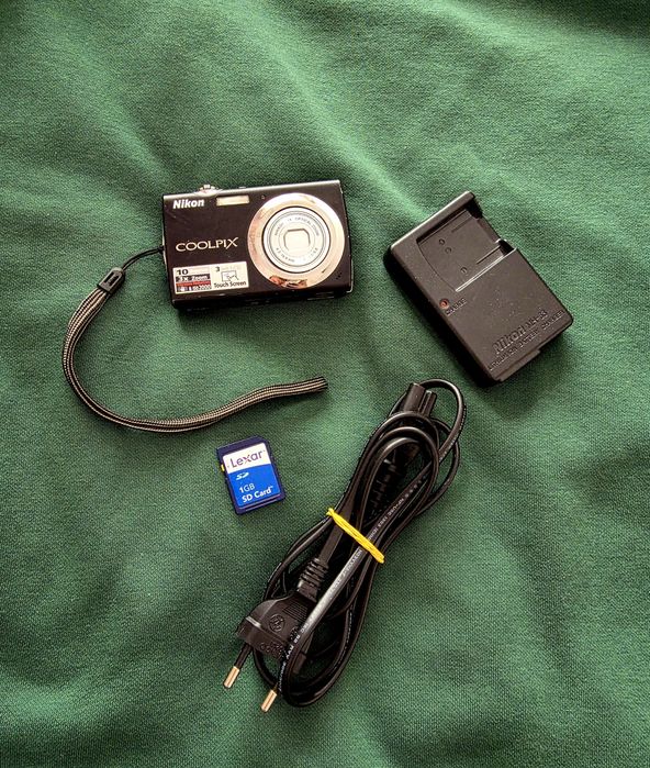 Nikon Coolpix S230 Aparat Foto Digital Compact Camera Digitala Cadou