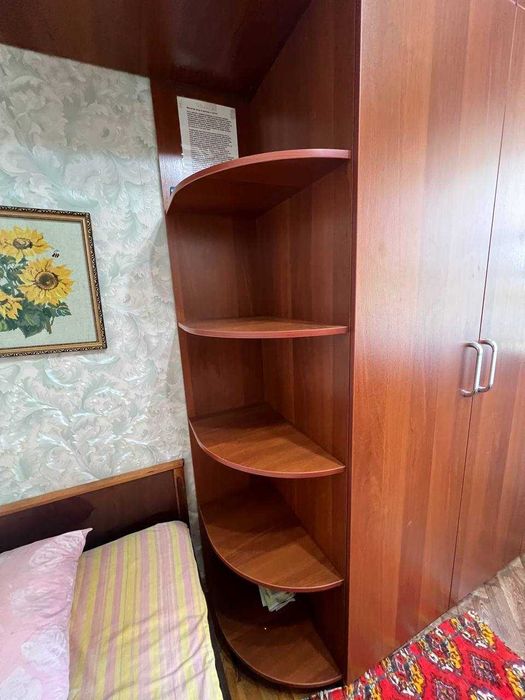 Продаю шикарный шкаф для спальни (угловой модуль с антресолью)