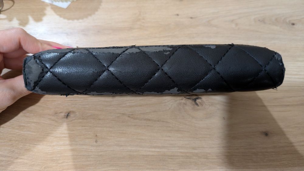 Дамско черно портмоне Guess