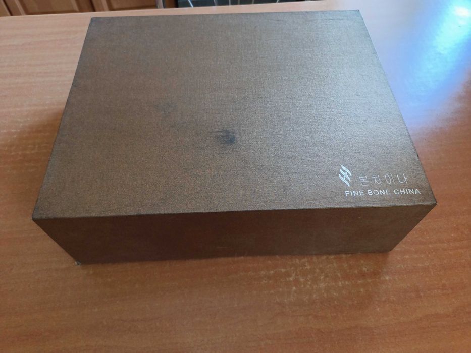 Новый фарфоровый чайный сервис