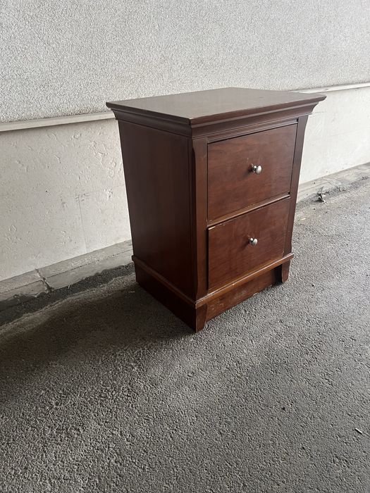 Нощно шкафче Тomasvile