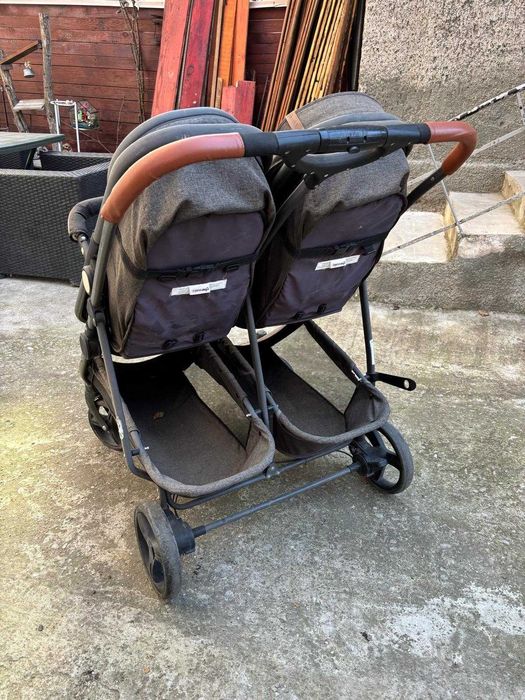 Децка количка за близнаци