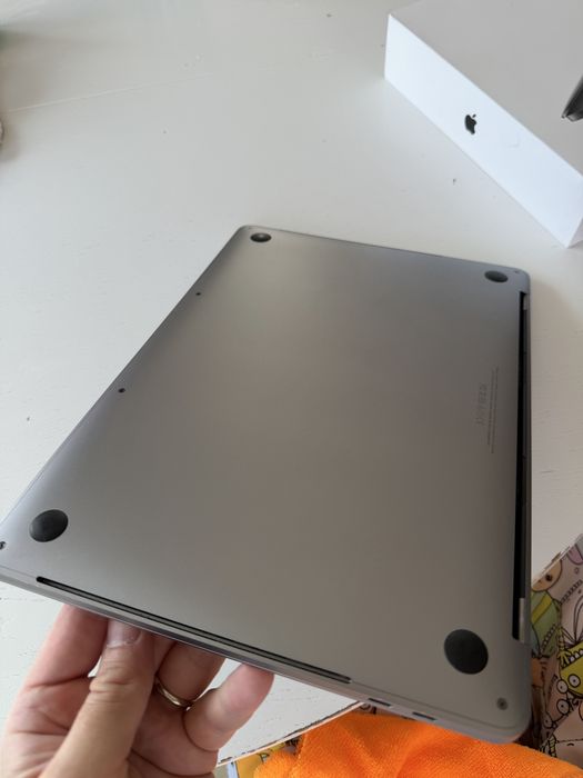 MacBook Pro 13” - Intel Core i5 3.1 GHz - 16 GB RAM - 1 TB SSD - Отлично състояние