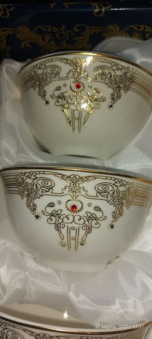 Чайный сервиз со стразами