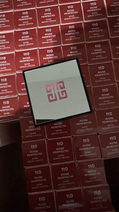 Помада румяна духи