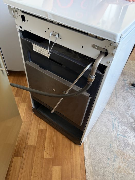 Продам б/у газовую плиту.