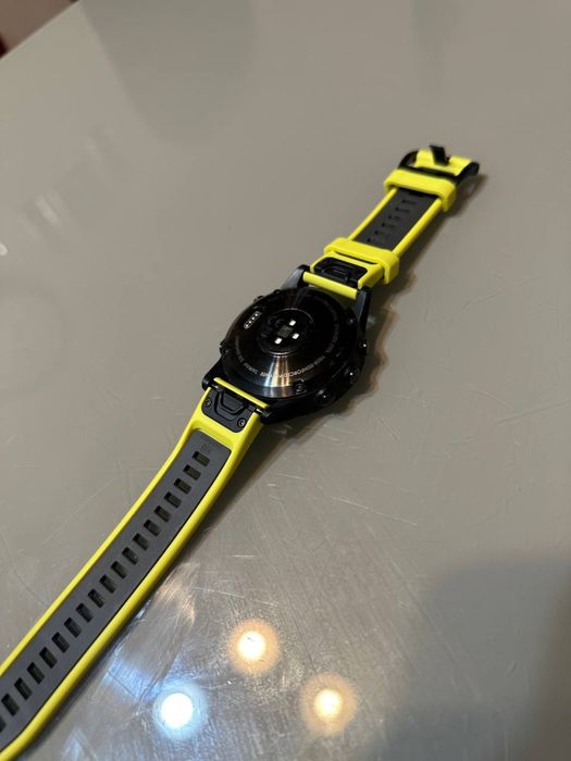garmin fenix 5. нархини келишшамиз(в подарок 2 ремешка и зарядка)