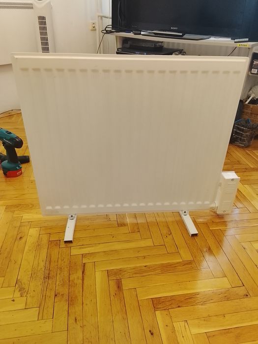 Маслен панелен радиатор 750w