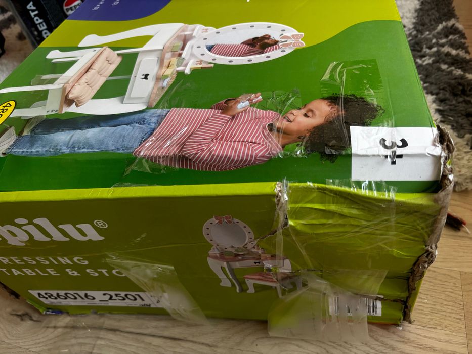 Нова дървена тоалетка