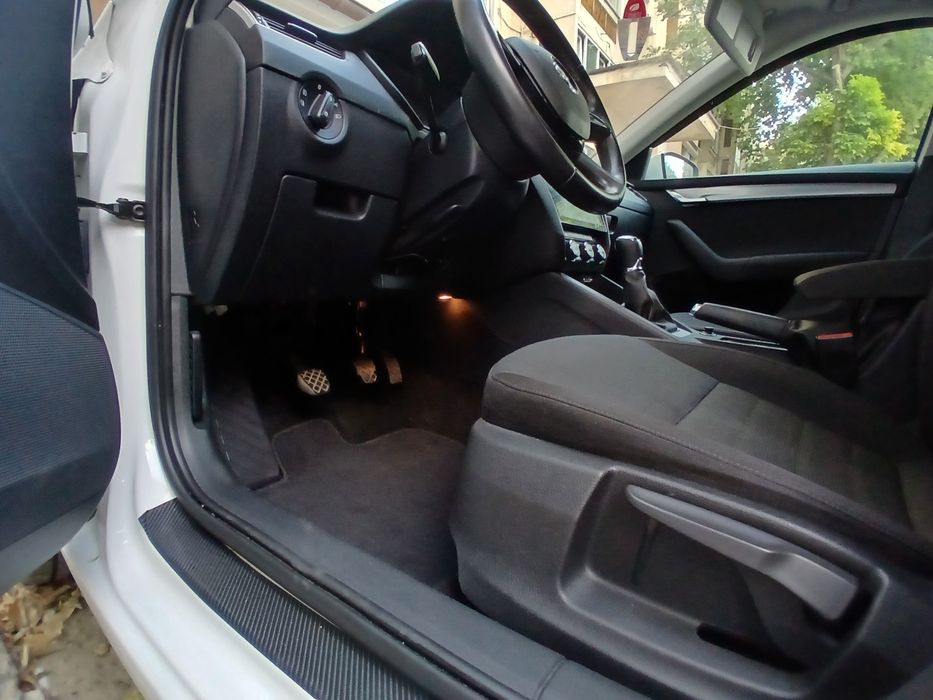Skoda Octavia 2.0 tdi  150 cp Keyless/xenon/follow me/