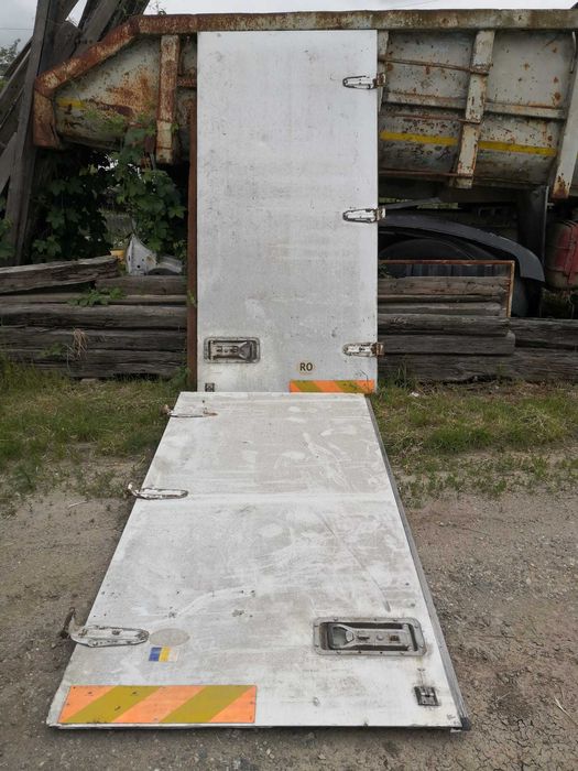 Vand doua usi Aluminiu pt duba frigorifica dimensiuni  243/124/3 cm, sunt pereche